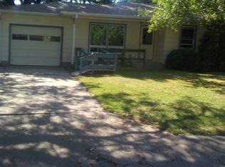 1301 Crane Ave, Hastings, NE 68901