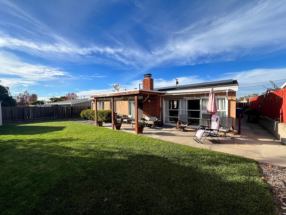 2nd image of 9209 Rebecca Ave