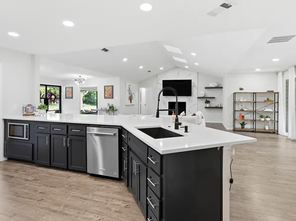 412 E Northgate Dr, Irving, TX 75062
