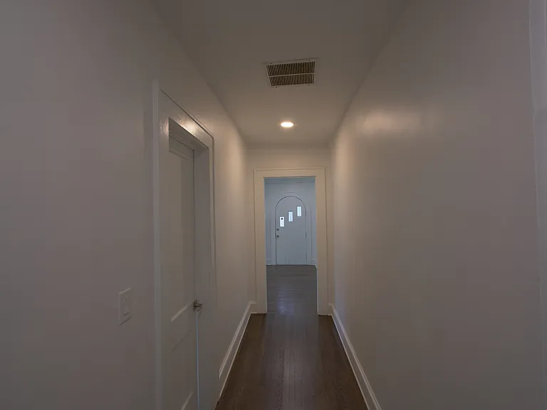 672 Cascade Ave SW — Photo 9
