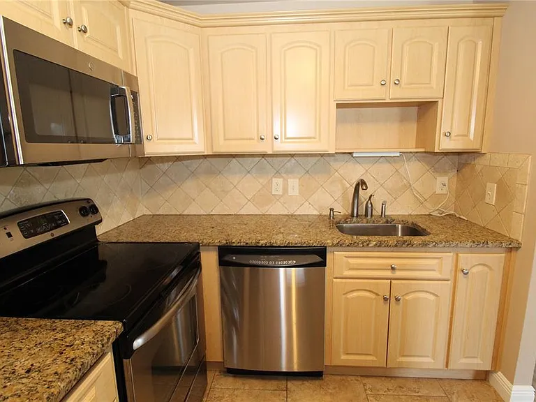 2202 Clubhouse Dr #187 — Photo 10