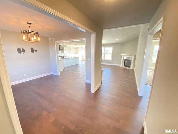 2nd image of 3720 Sugar Loaf Dr