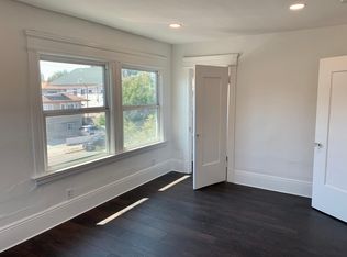 458 36th St #2, Oakland, CA 94609
