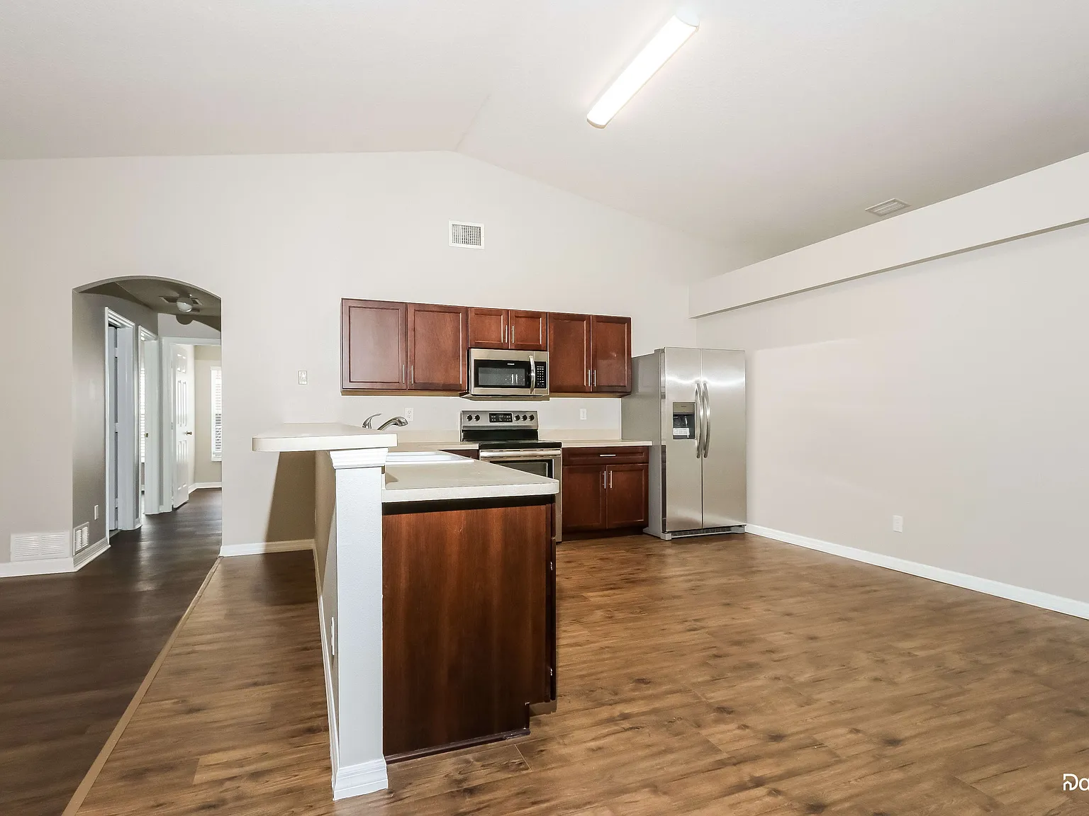 3 bed, 2.0 bath, 1813 sqft, $2,590 — Photo 4