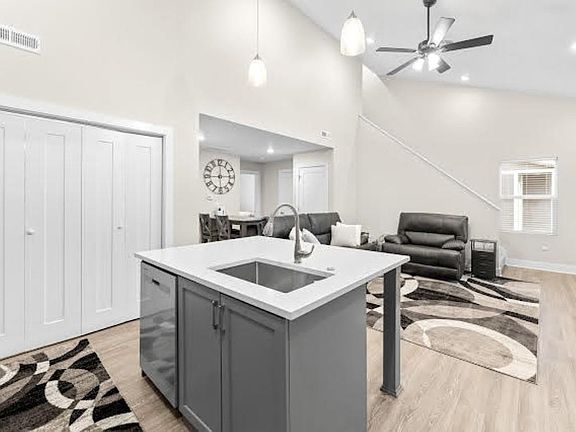 5th image of 2712 Tim Rogers Ln