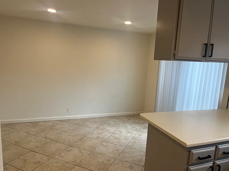 1829 Oliver Ave #2 — Photo 4