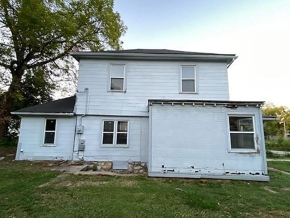 3rd image of 2440 College Ave