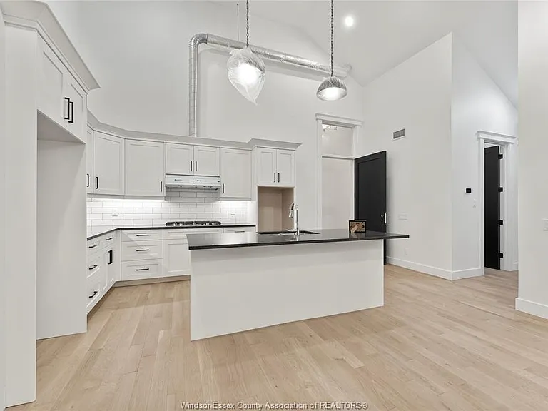 247 Brock St #403 — Photo 9