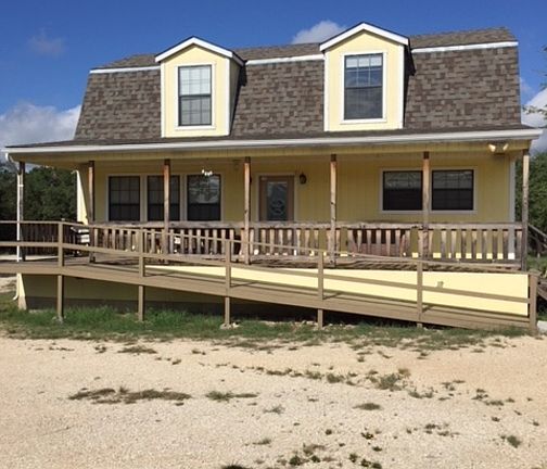 3rd image of 465 Lakeside Dr