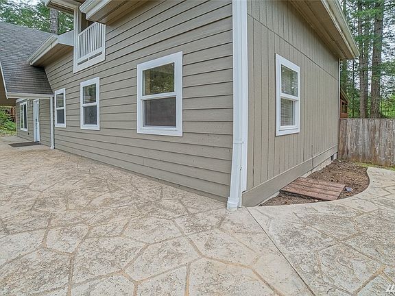 4th image of 10917 Minterwood Dr N