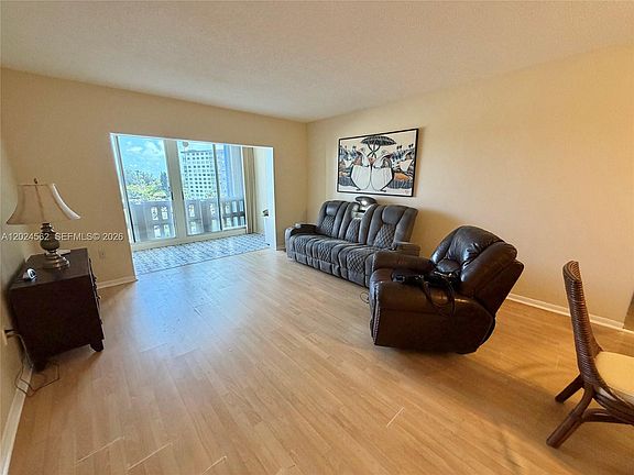 3rd image of 4001 Hillcrest Dr APT 609