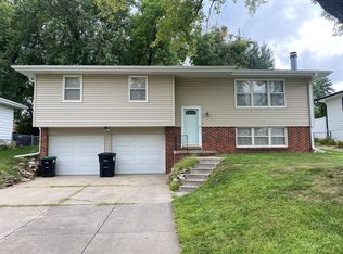 10017 O St, Omaha, NE 68127