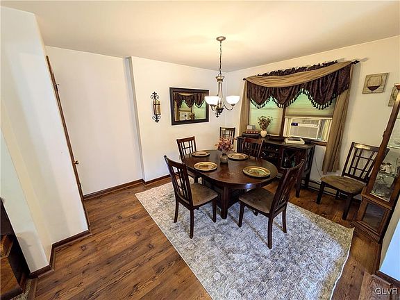 5th image of 97 Meadow Ln