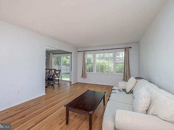 5th image of 7922 Richfield Rd