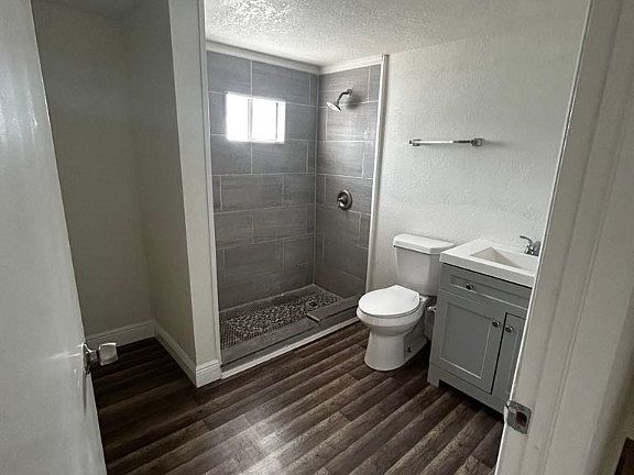 5th image of 7904-7906 Hart Dr