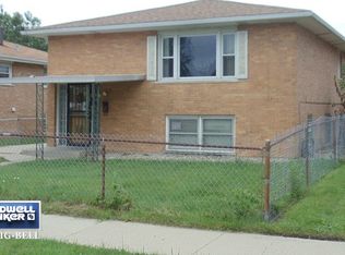 739 E 152nd St, Phoenix, IL 60426