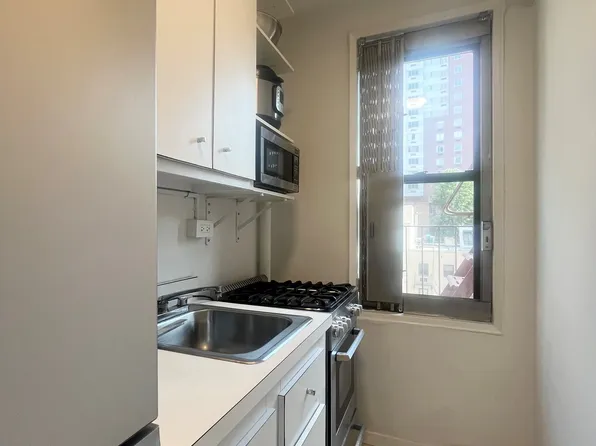 242 East 38th Street image 6 of 8