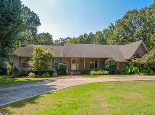 1100 Silverwood Trl, N Little Rock, AR 72116