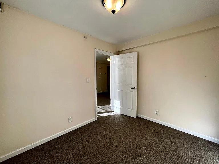 8 Parker St #4 — Photo 24