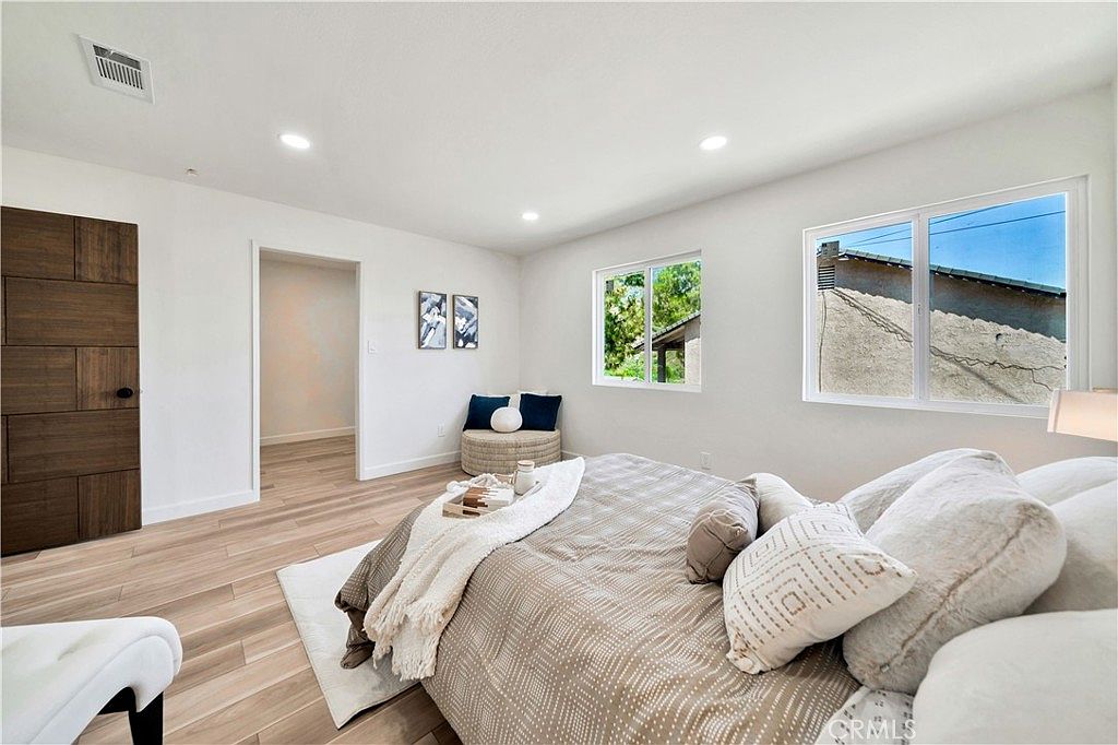 Sylmar, CA 91342