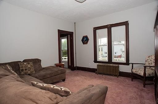 5th image of 215 Boutelle St