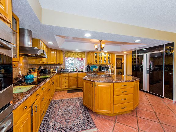 3rd image of 1928 N Spruce Creek Cir