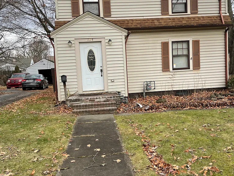 124 Homestead Dr — Photo 1