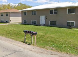 1261 Black Hawk Rd APT 2, Waterloo, IA 50701
