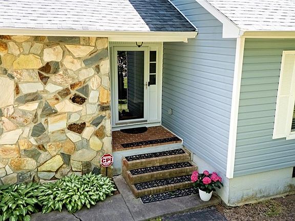 5th image of 134 Longview Rd