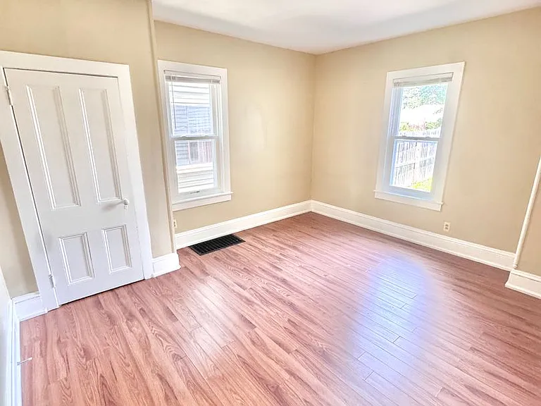 229 E Union Blvd — Photo 26