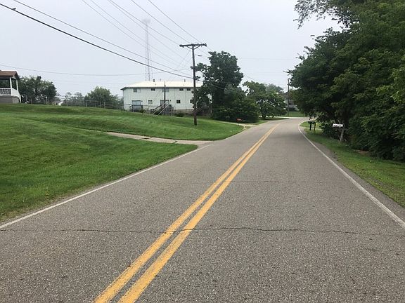 4th image of 242 Woodvue Ln