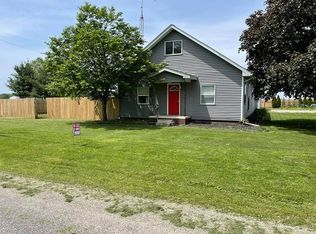 806 S Iowa St, Ashmore, IL 61912