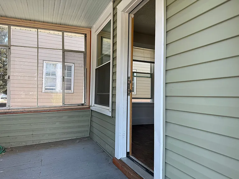 131 Broadwater Ave — Photo 9