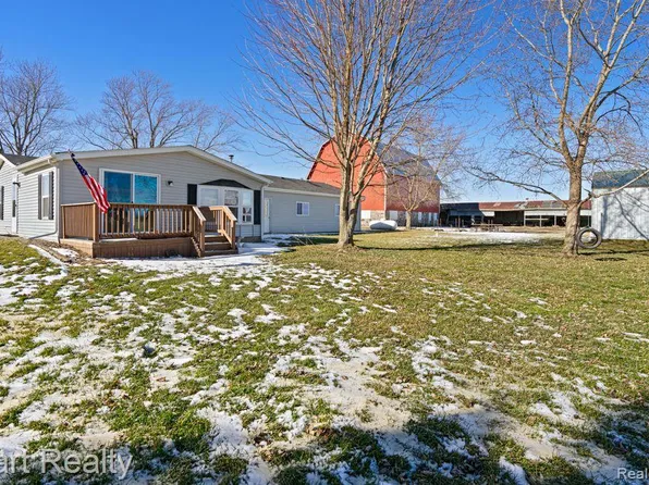 4320 Mushroom Rd, Snover, MI 48472