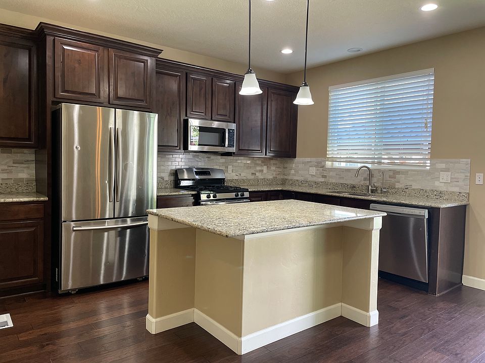 Spacious Kitchen