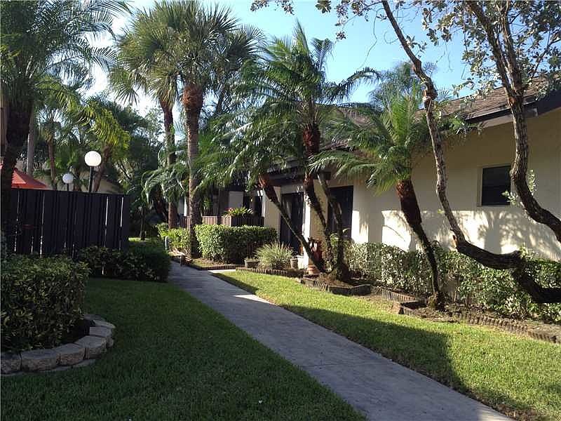 1st image of 2546 Carambola Cir N