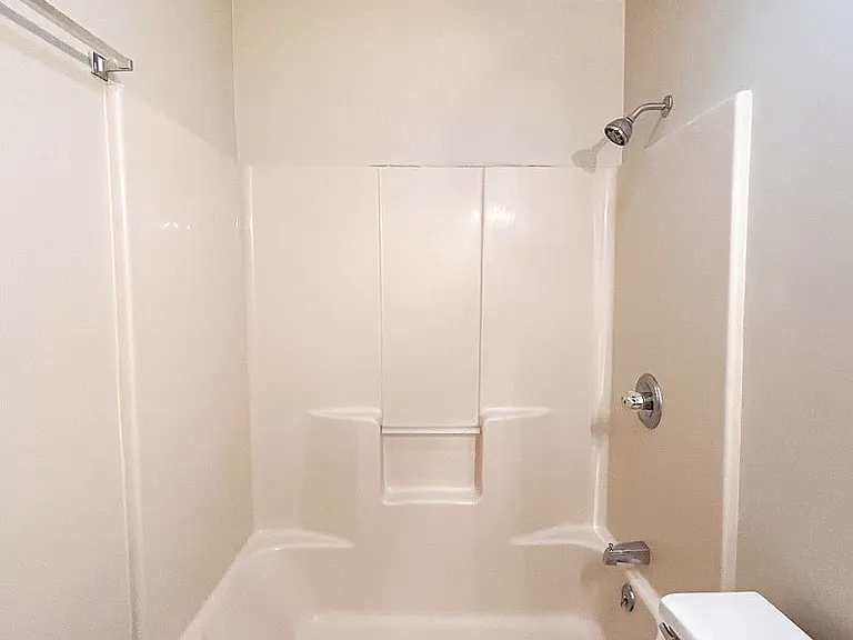 3520 Thornhill Cir E — Photo 11