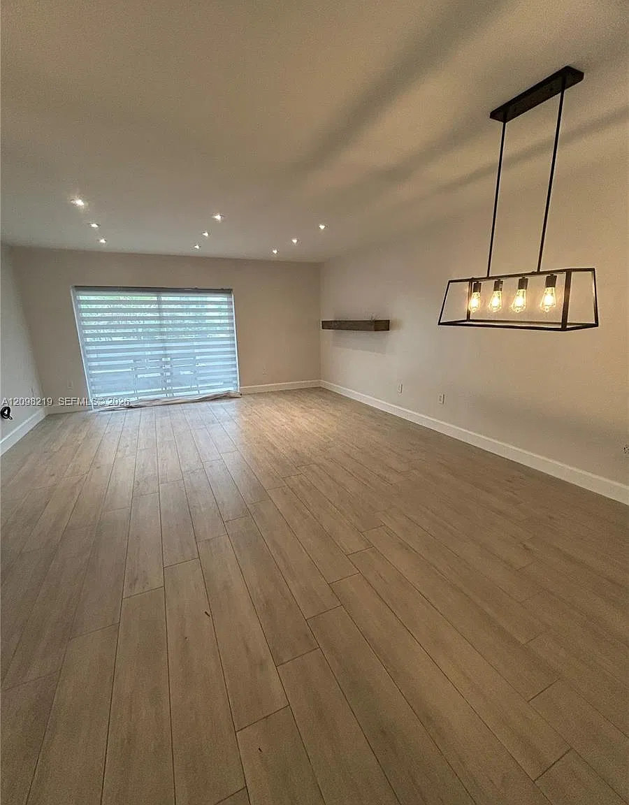 8335 SW 72nd Ave — Photo 3