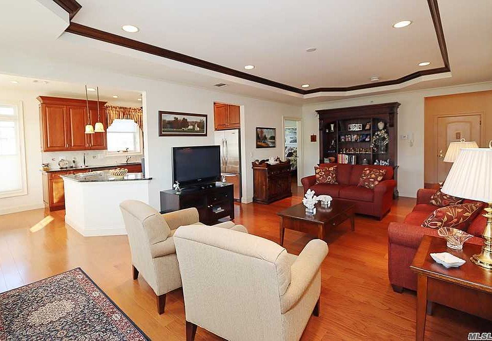 1st image of 540 Roosevelt Way
