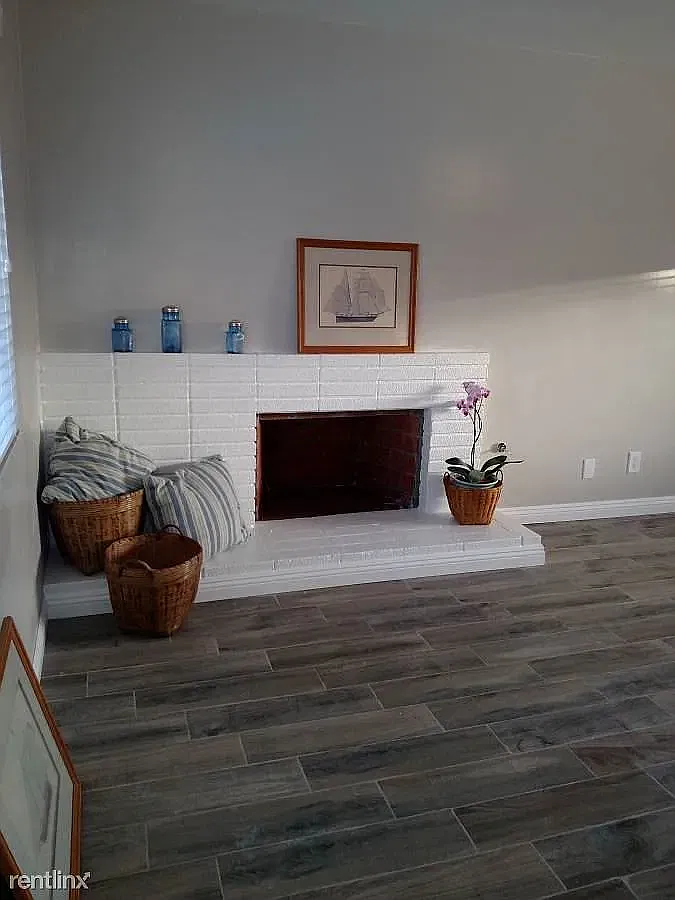5246 Driftwood St — Photo 2