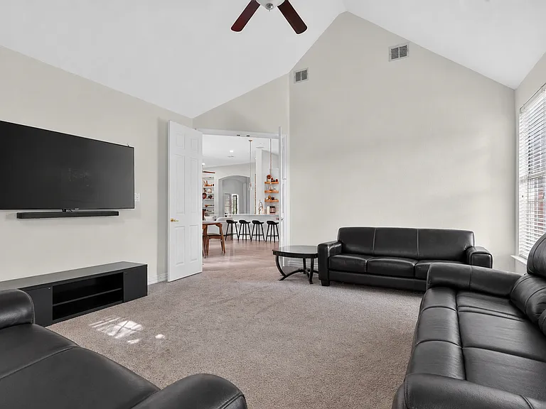 4730 Hampshire Dr — Photo 17