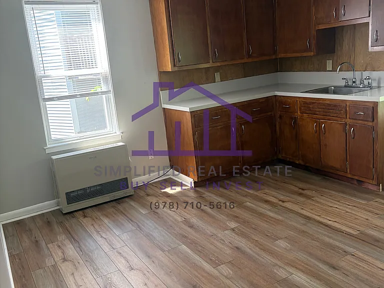 13 1/2 Bartlett St #2 — Photo 2