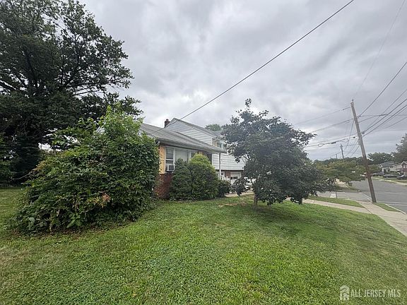 3rd image of 24 Monush St