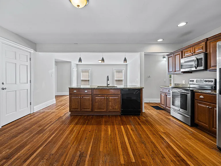 311 Park Ave #2 — Photo 8