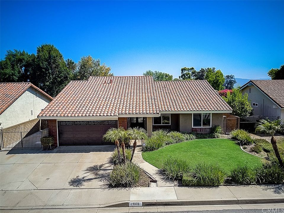 1st image of 19836 Vista Hermosa Dr