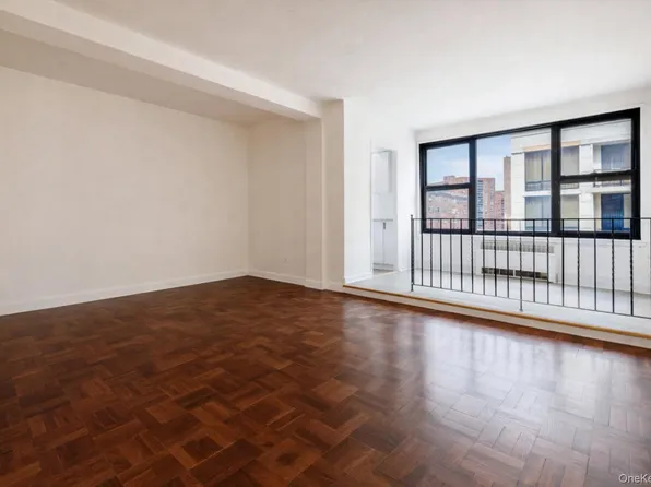 98-98 104th Ave #7J, Queens Village, NY 11429