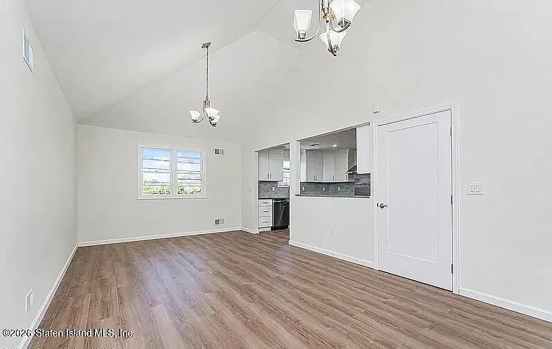 3 bed, 1.0 bath, 1100 sqft, $2,980 — Photo 4