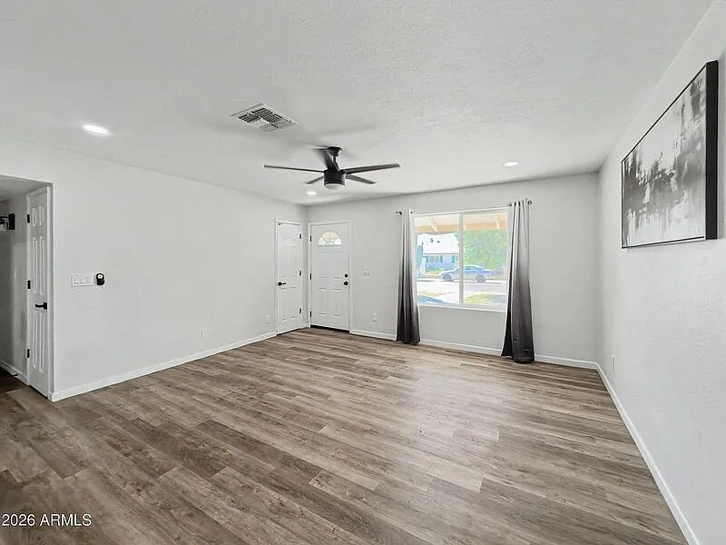 4 bed, 2.0 bath, 1586 sqft, $2,450 — Photo 4