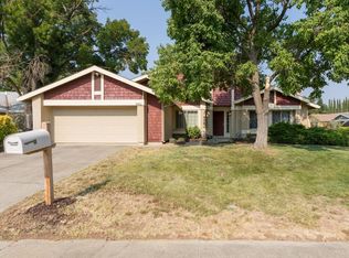 9960 Meadowcrest Ct, Elk Grove, CA 95624