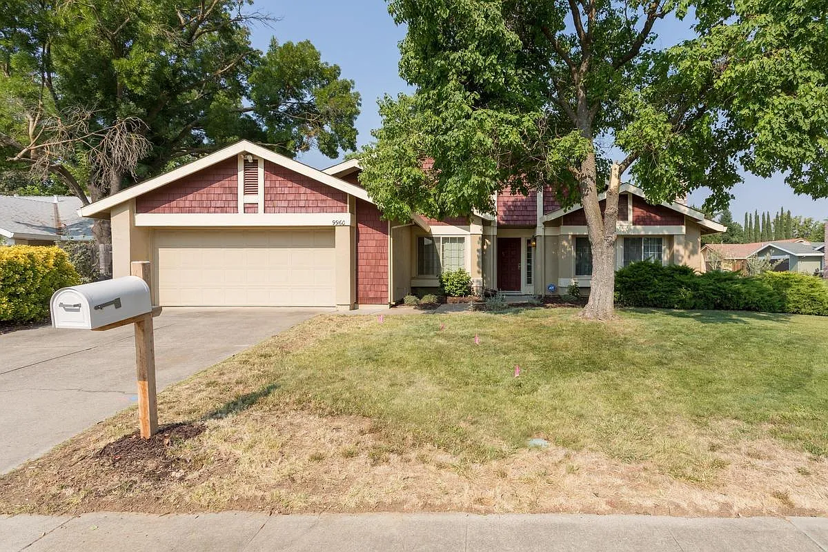 9960 Meadowcrest Ct photo 1